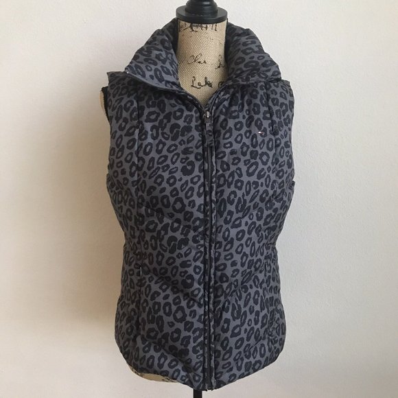Tommy Hilfiger Womens Cheetah Print Puffer Vest Size Medium Down Fill Pockets
